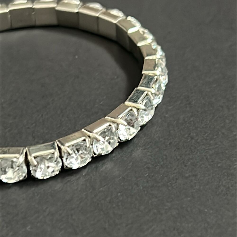 Women’s vintage silver tone dainty crystal bracelet‎ one size stretches - Picture 2 of 6